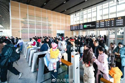 12306已累计预售春运火车票3.76亿张