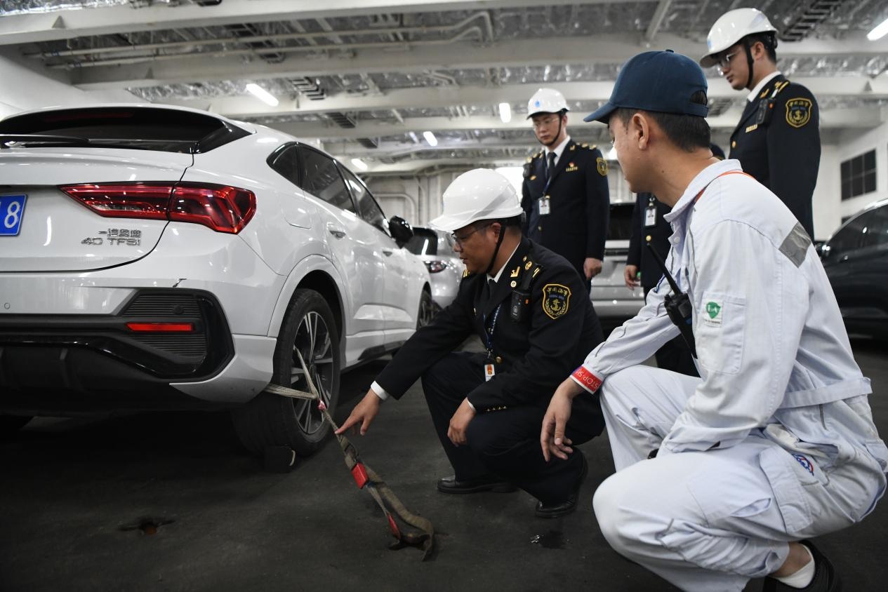 2026年春运海南“小车快递”专班开行首班船“顺龙海”轮 2026年春运海南“小车快递”专班开行首班船“顺龙海”轮