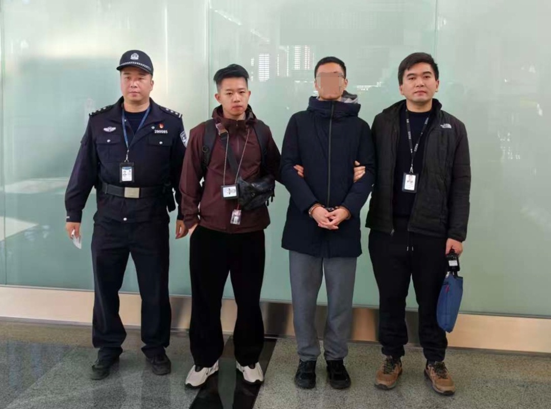 上海首例！ 3名“00后”靠“剧透”游戏赚流量，结果被刑拘……