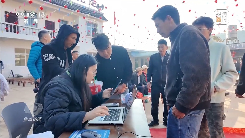 从“卖得出”到“卖得俏” 小坚果变身产业振兴“幸福果”