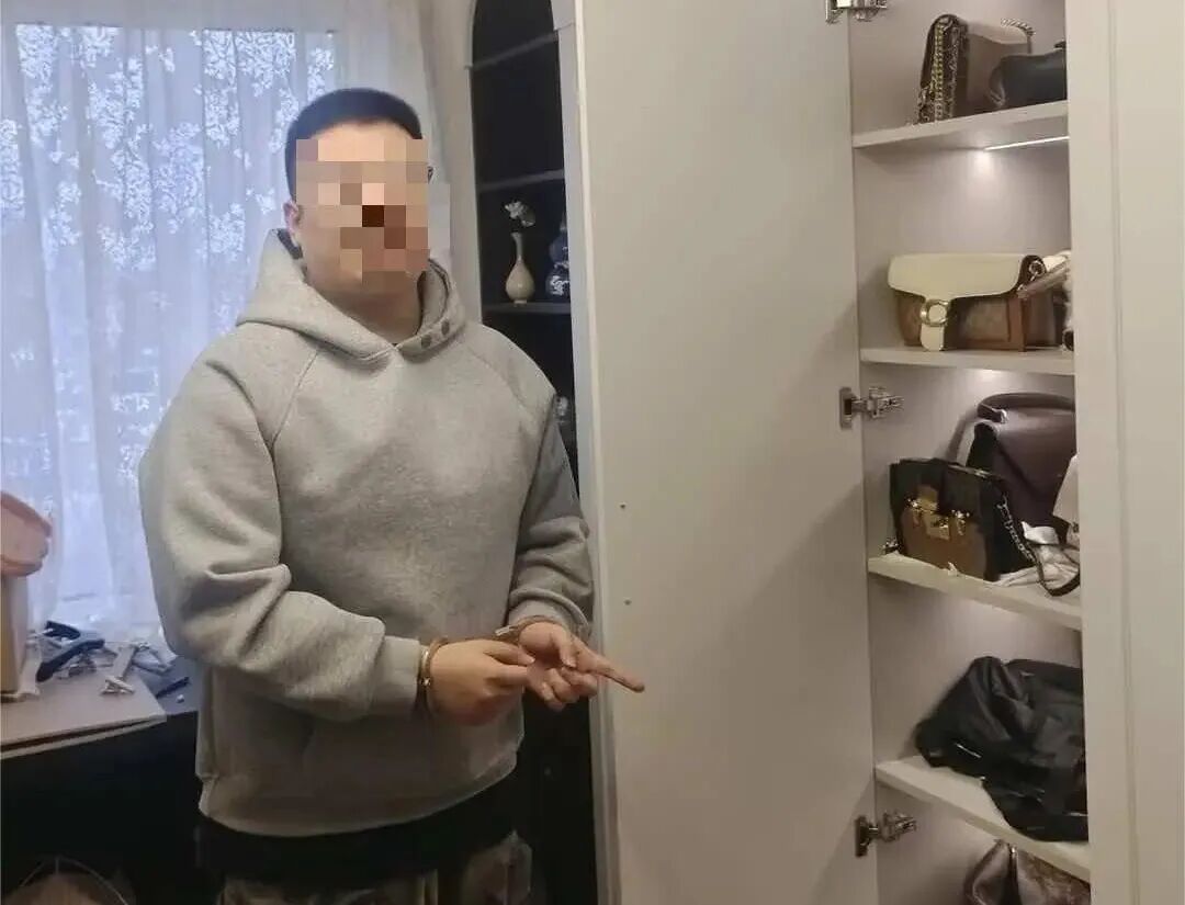 家里的金饰品、奢侈品包咋都变成高仿的了？女子报警后发现是他干的！
