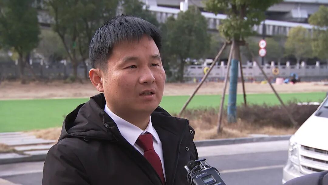 浙江女子健身房洗澡时，遭男外卖员闯入