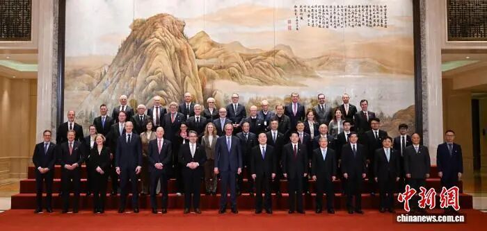 西湖醋鱼、东坡肉上桌，德国总理默茨：我是中餐的忠实爱好者