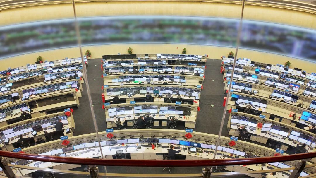 在这里,2个人指挥1500多趟列车! 在这里,2个人指挥1500多趟列车!