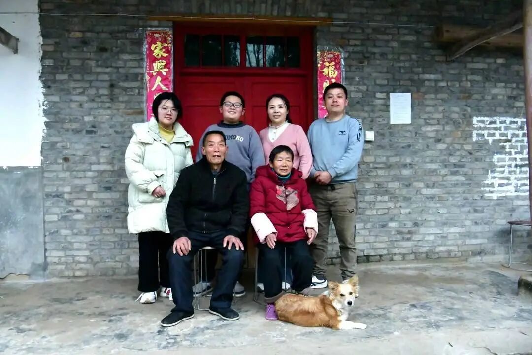 奇迹!四川一老人山中失联8天7夜,被乡邻成功救回 奇迹!四川一老人山中失联8天7夜,被乡邻成功救回