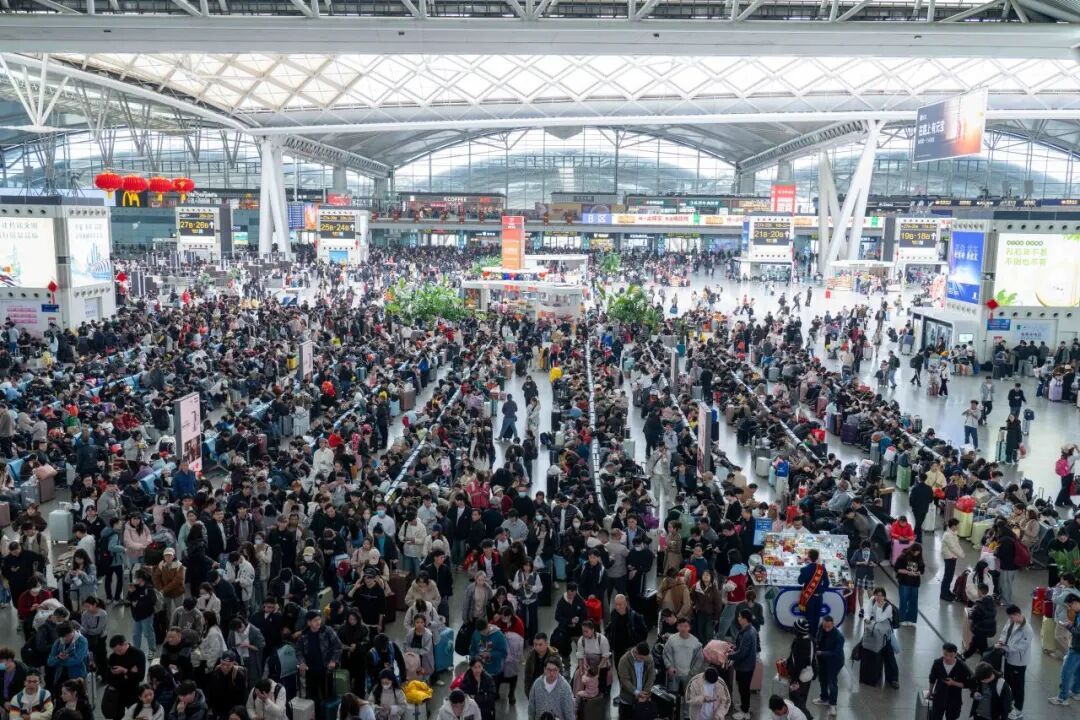 在这里,2个人指挥1500多趟列车! 在这里,2个人指挥1500多趟列车!