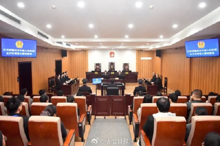 国家烟草专卖局原党组成员、副局长张天峰受贿案一审宣判 国家烟草专卖局原党组成员、副局长张天峰受贿案一审宣判