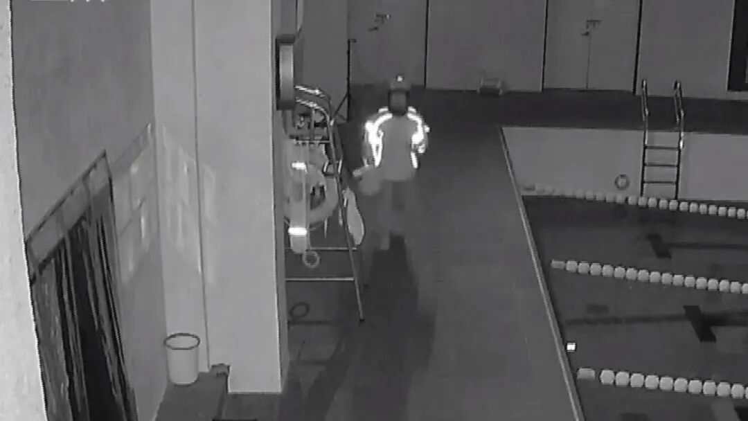 浙江女子健身房洗澡时，遭男外卖员闯入