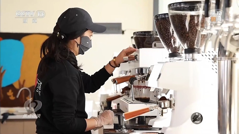 从“卖得出”到“卖得俏” 小坚果变身产业振兴“幸福果”