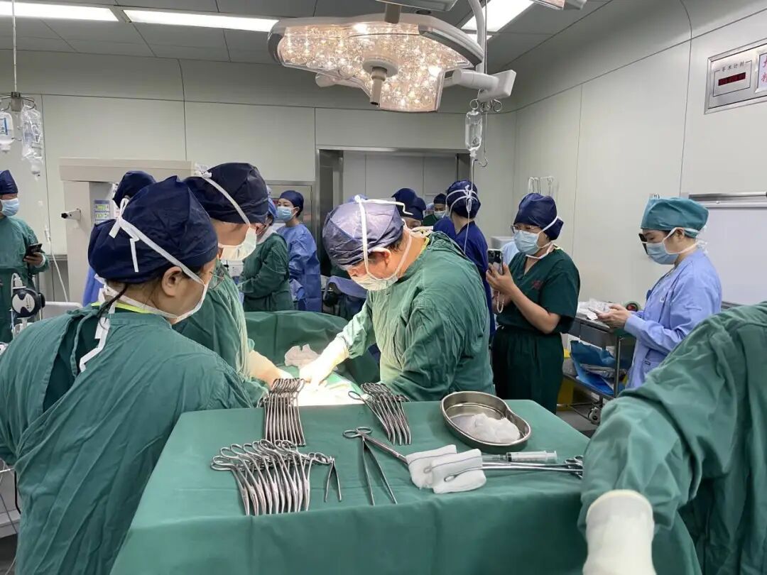 24岁产妇生下5胞胎名字确定，父亲：名字没有特殊意义，顺口、好记！想对老婆说“辛苦了，回家给你送黄金”；专家曾建议减胎，父母不舍