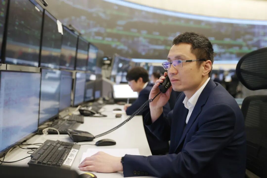 在这里,2个人指挥1500多趟列车! 在这里,2个人指挥1500多趟列车!