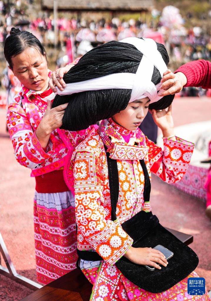贵州六枝：欢庆苗族跳花节