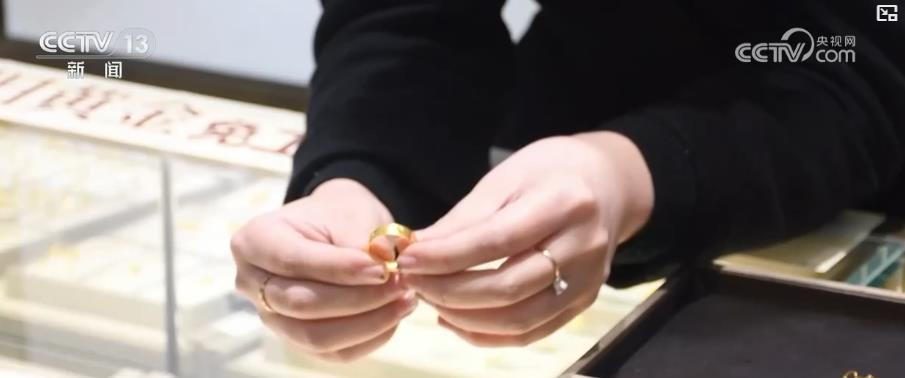 消费潜力持续释放!春节期间重点零售企业日均零售额同比增长24.0% 消费潜力持续释放!春节期间重点零售企业日均零售额同比增长24.0%