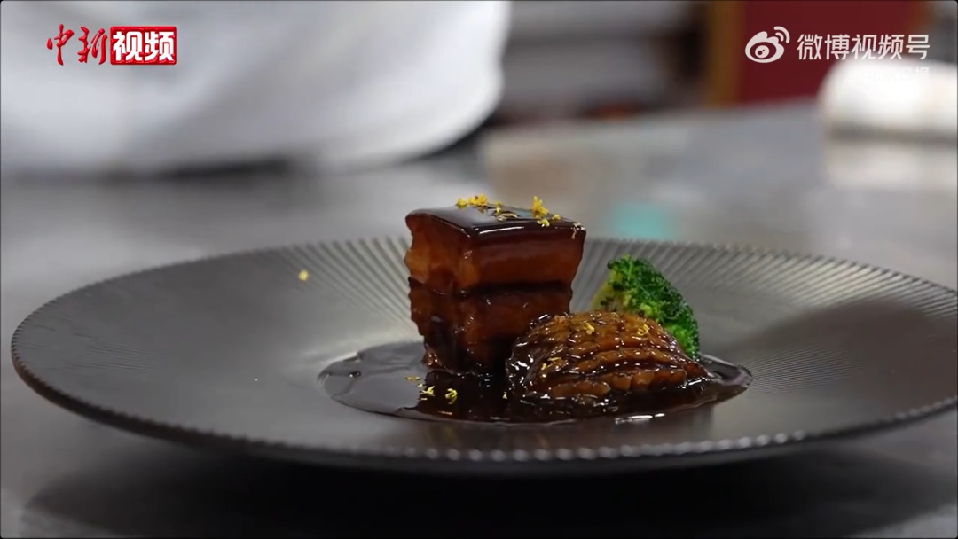 西湖醋鱼与东坡肉被端上德国代表团杭州行欢迎宴会餐桌,默茨:我是中餐的忠实爱好者 西湖醋鱼与东坡肉被端上德国代表团杭州行欢迎宴会餐桌,默茨:我是中餐的忠实爱好者