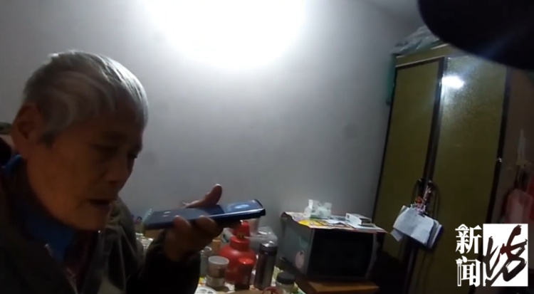 房门和防盗门之间竟夹了个人，3小时动弹不得……怎么发生的？