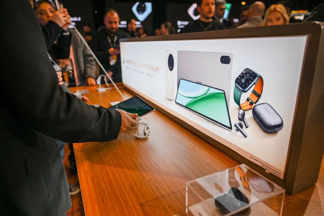 手机即将全面涨价,新品最低涨幅超千元?多品牌回应 手机即将全面涨价,新品最低涨幅超千元?多品牌回应