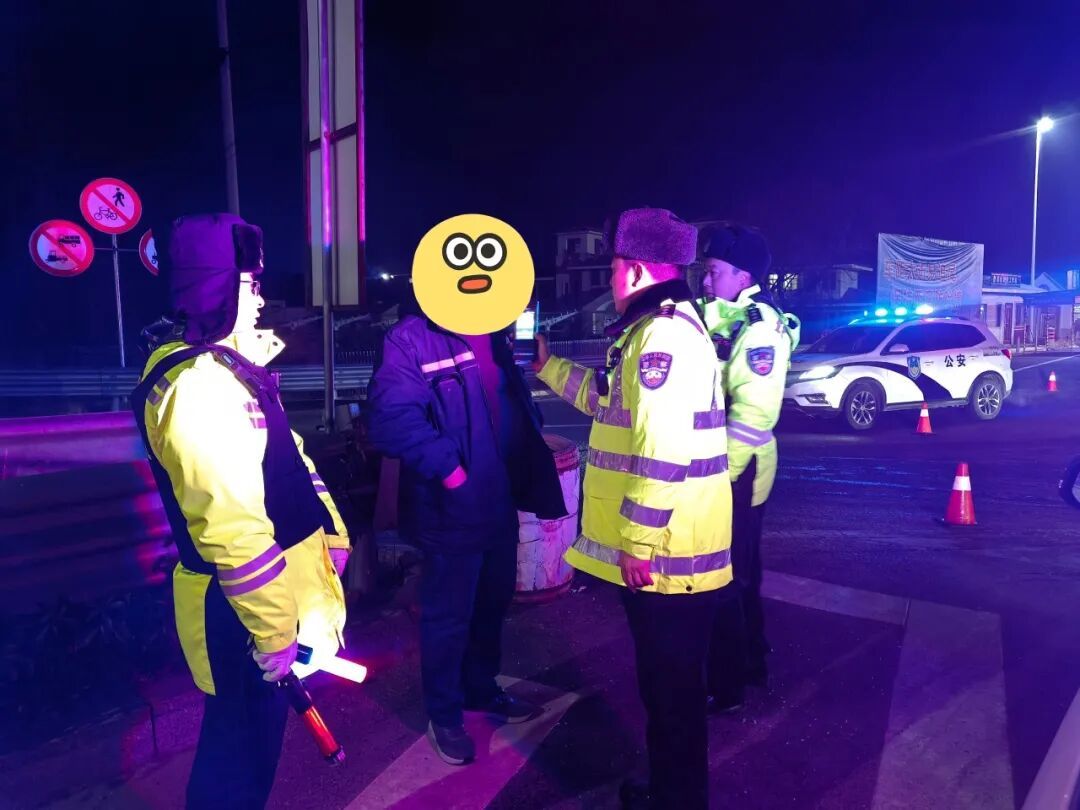 酒驾 + 无证 + 四次前科,这名 “惯犯” 栽了 酒驾 + 无证 + 四次前科,这名 “惯犯” 栽了