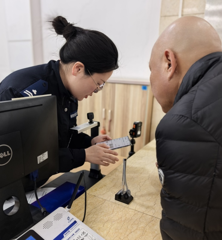 “我在杭州没朋友，你能当吗？”广东男子电话里一句赌气话，杭州有人接住了！万万没想到......