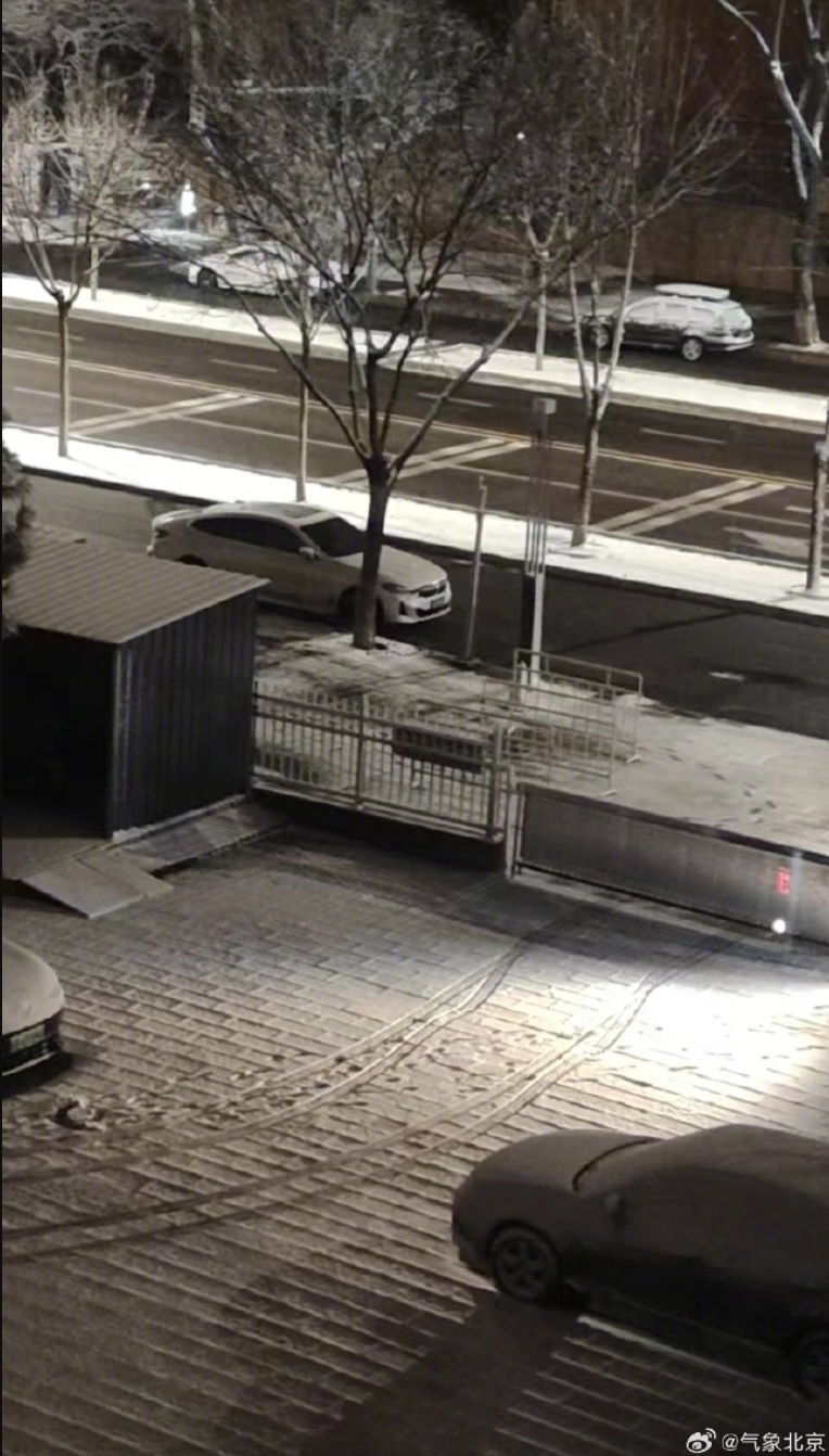 一觉醒来，北京下雪了！天气情况——