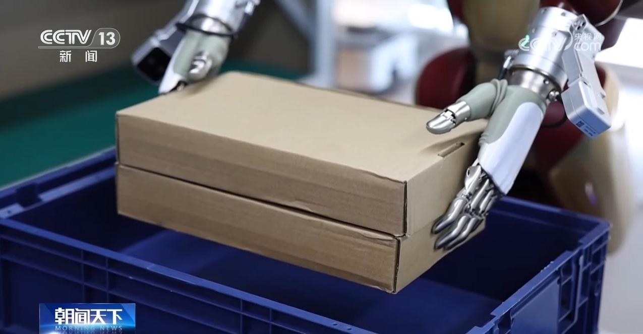 打爆米花、做咖啡、导购……人形机器人在深圳“上岗”了