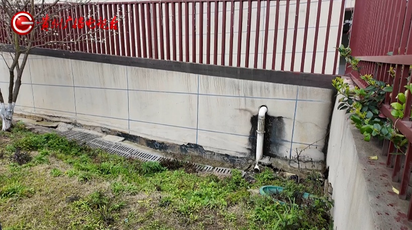 贵阳一小区车库墙体发生垮塌，漏水三年竟结出“钟乳石”，业主：住在楼上心里特别慌