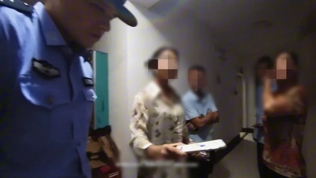 奇葩!女子捡手机私藏4个月,反向失主索要“保管费” 奇葩!女子捡手机私藏4个月,反向失主索要“保管费”