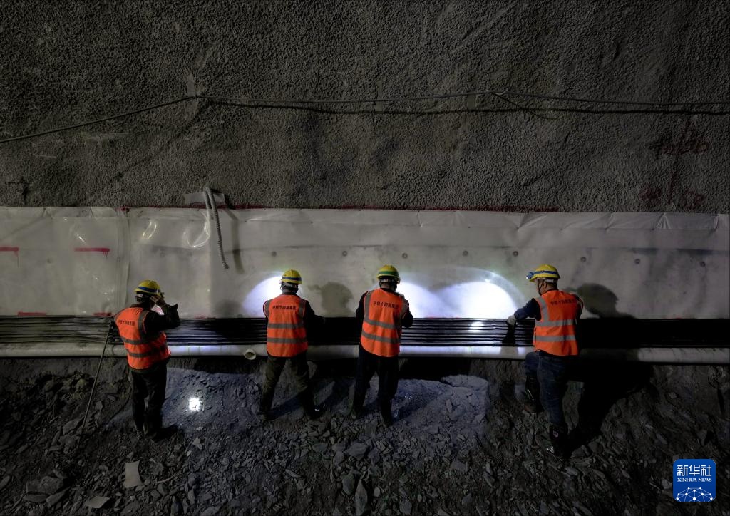 新春走基层丨北京108新线高速公路节后复工建设忙