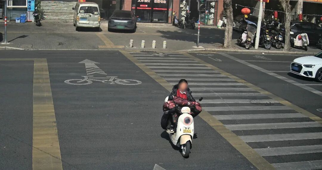 开学在即！@所有家长：你戴头盔的样子，是孩子最好的榜样