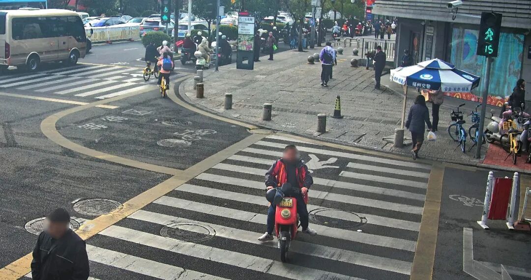 开学在即！@所有家长：你戴头盔的样子，是孩子最好的榜样