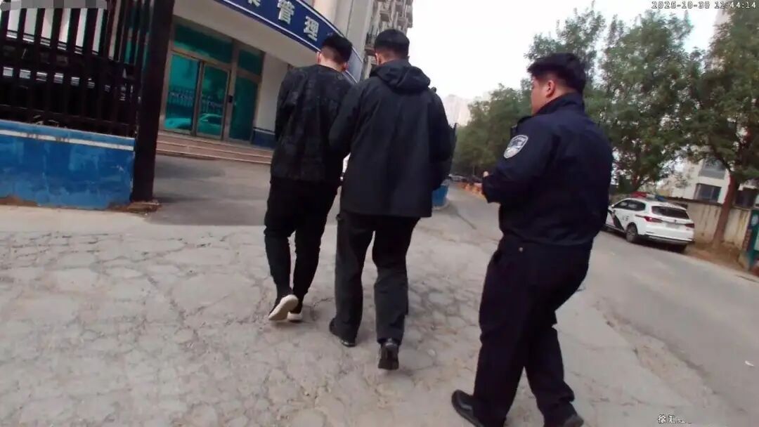 上海首例!3名“00后”靠“剧透”游戏博流量,已被刑拘!1人为数学系博士…… 上海首例!3名“00后”靠“剧透”游戏博流量,已被刑拘!1人为数学系博士……