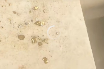 鸭肚中剖出多颗黄金!当事人:这事见怪不怪,正常!评论区失控了… 鸭肚中剖出多颗黄金!当事人:这事见怪不怪,正常!评论区失控了…