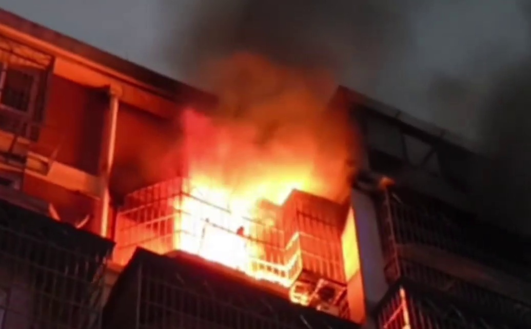 晚间家中突发火灾,舟山一13岁女孩冷静踹窗逃生!记住这个自救窍门! 晚间家中突发火灾,舟山一13岁女孩冷静踹窗逃生!记住这个自救窍门!