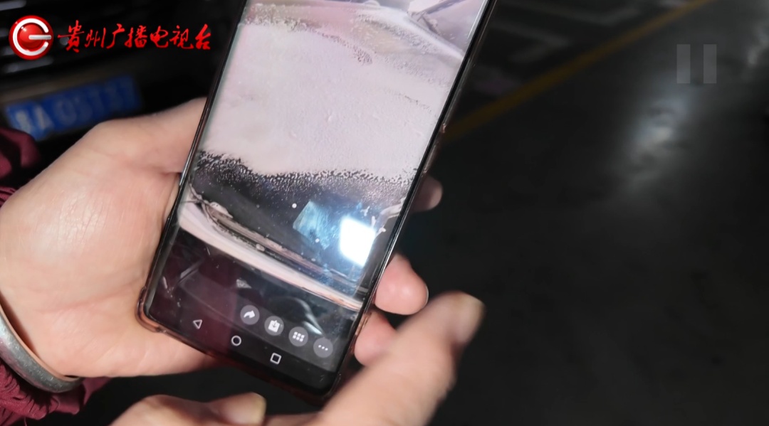 贵阳一小区车库墙体发生垮塌，漏水三年竟结出“钟乳石”，业主：住在楼上心里特别慌