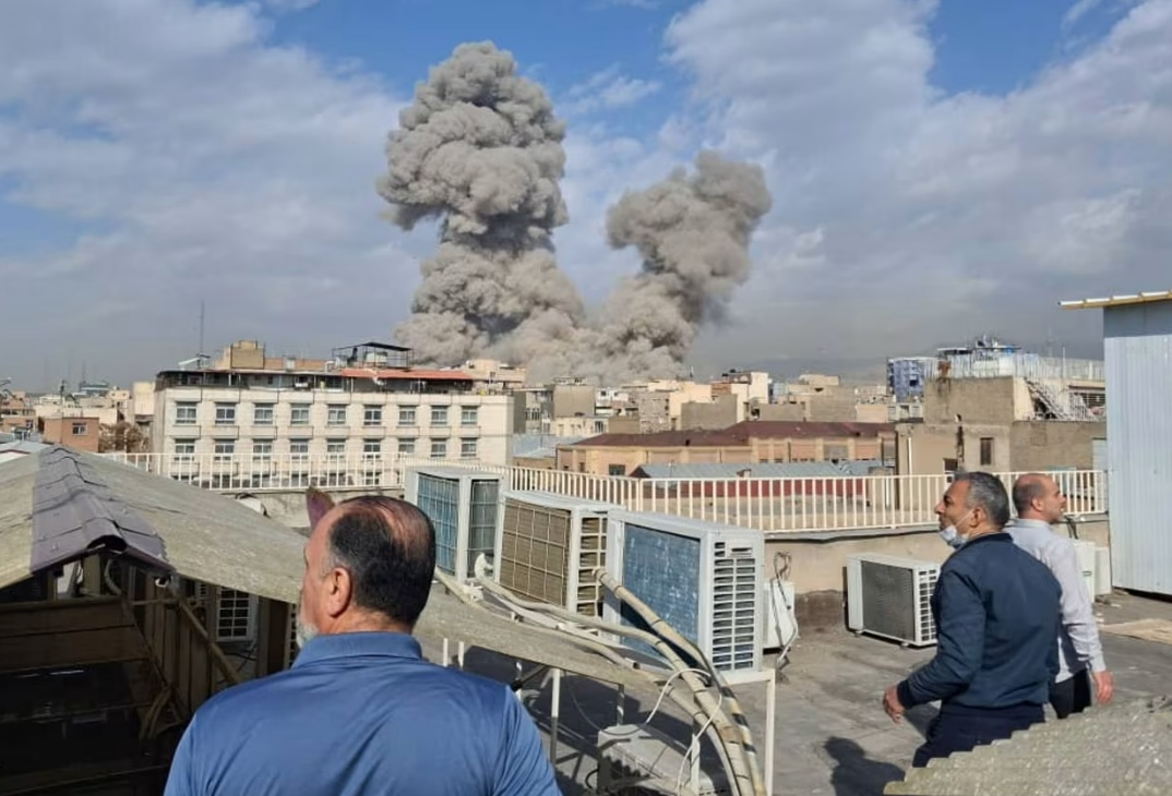 美“史诗怒火”+以“咆哮的狮子”……伊朗反击，“报复没有任何红线”