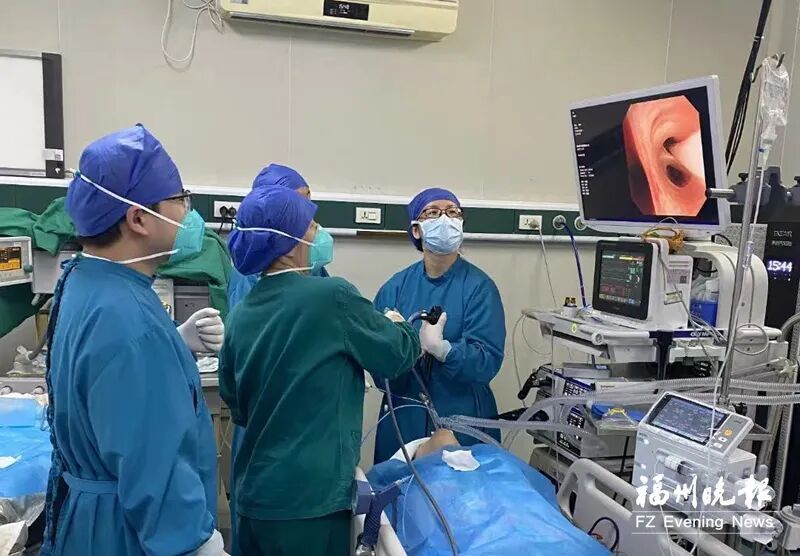 老人突然“白肺”!福州医生提醒:杀虫剂不能这样喷! 老人突然“白肺”!福州医生提醒:杀虫剂不能这样喷!