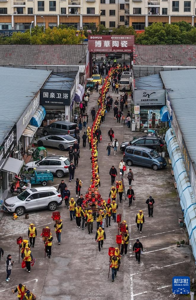 浙江金华：板凳龙迎元宵