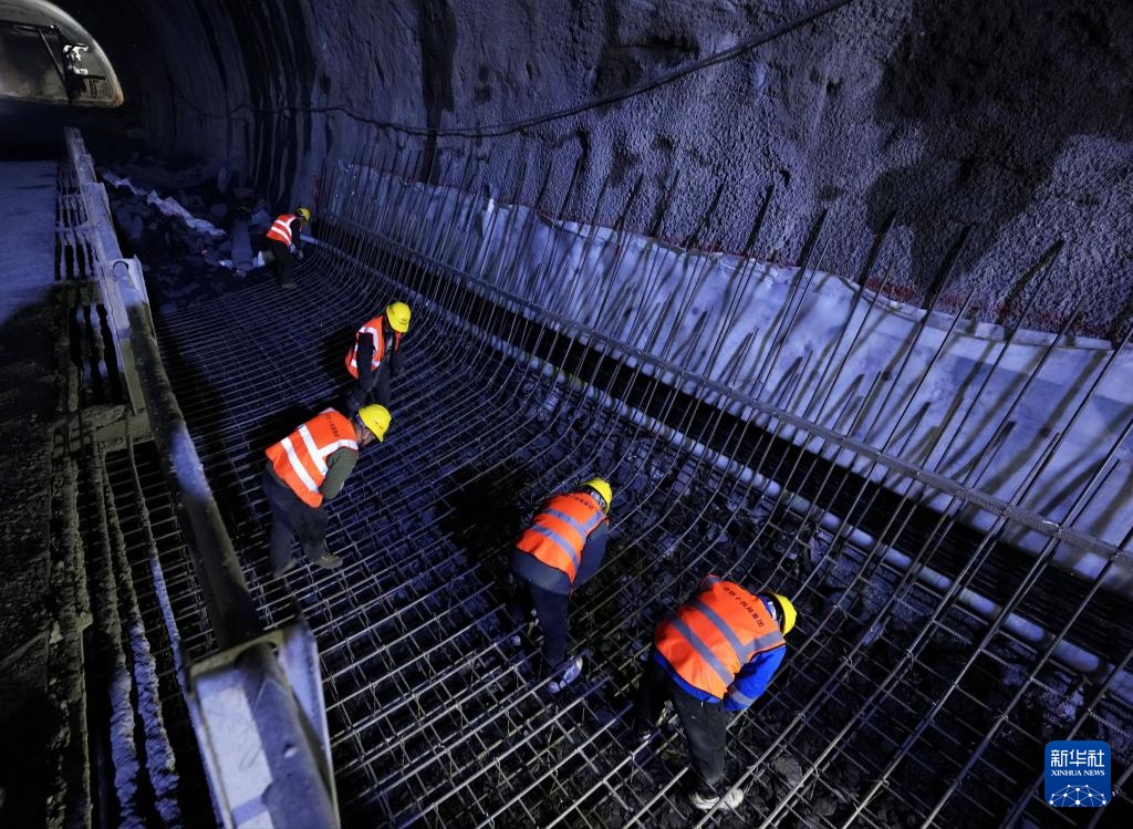 新春走基层丨北京108新线高速公路节后复工建设忙