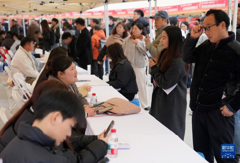 杭州:春风送岗促就业 杭州:春风送岗促就业