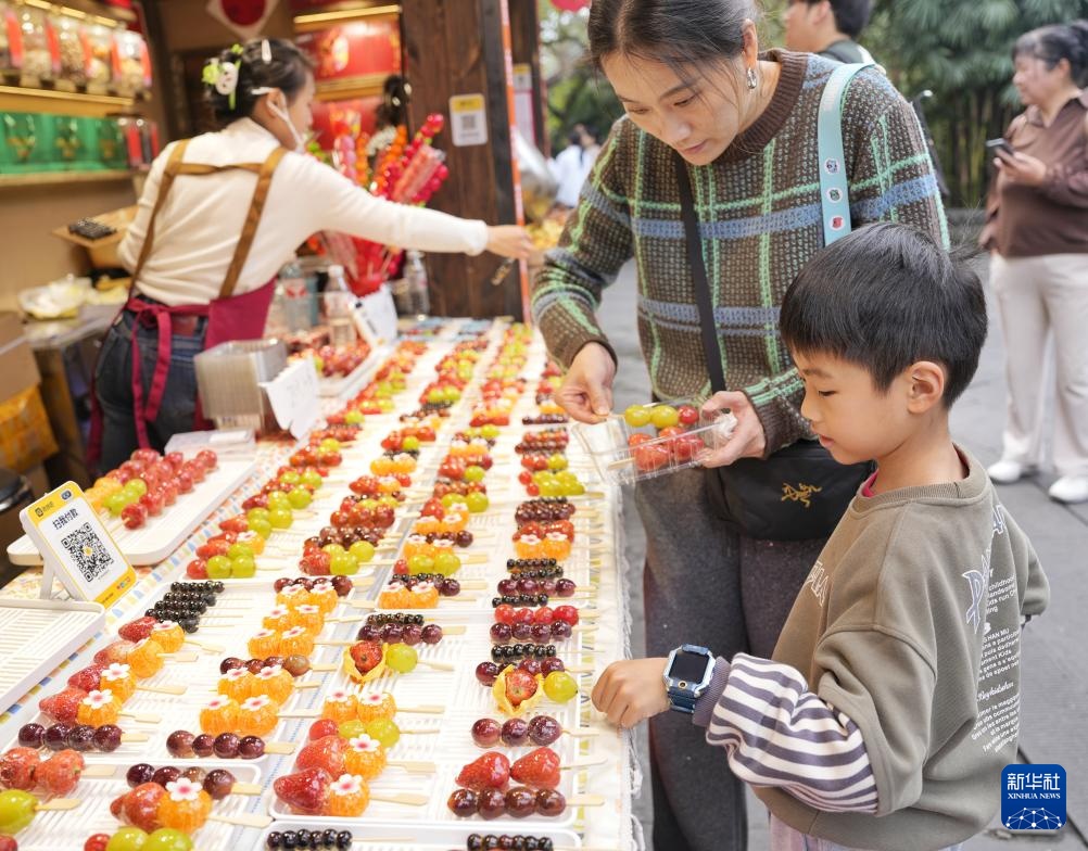 武侯祠成都大庙会引游客