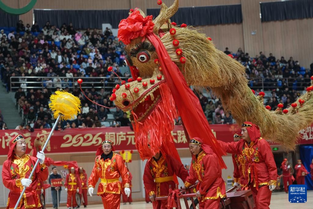 浙江桐庐:元宵民俗大踩街 浙江桐庐:元宵民俗大踩街