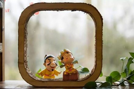 朱元璋玩偶眼睛像美元符号?明孝陵博物馆:系储蓄罐萌化设计 朱元璋玩偶眼睛像美元符号?明孝陵博物馆:系储蓄罐萌化设计