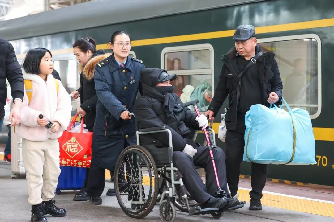 长三角铁路春运节后返岗务工包列包车已陆续开行