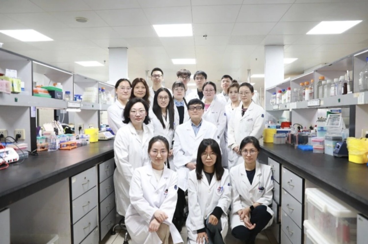 禽源流感怎么传到人身上的？浙大团队找到了病毒跨物种传播“开关”