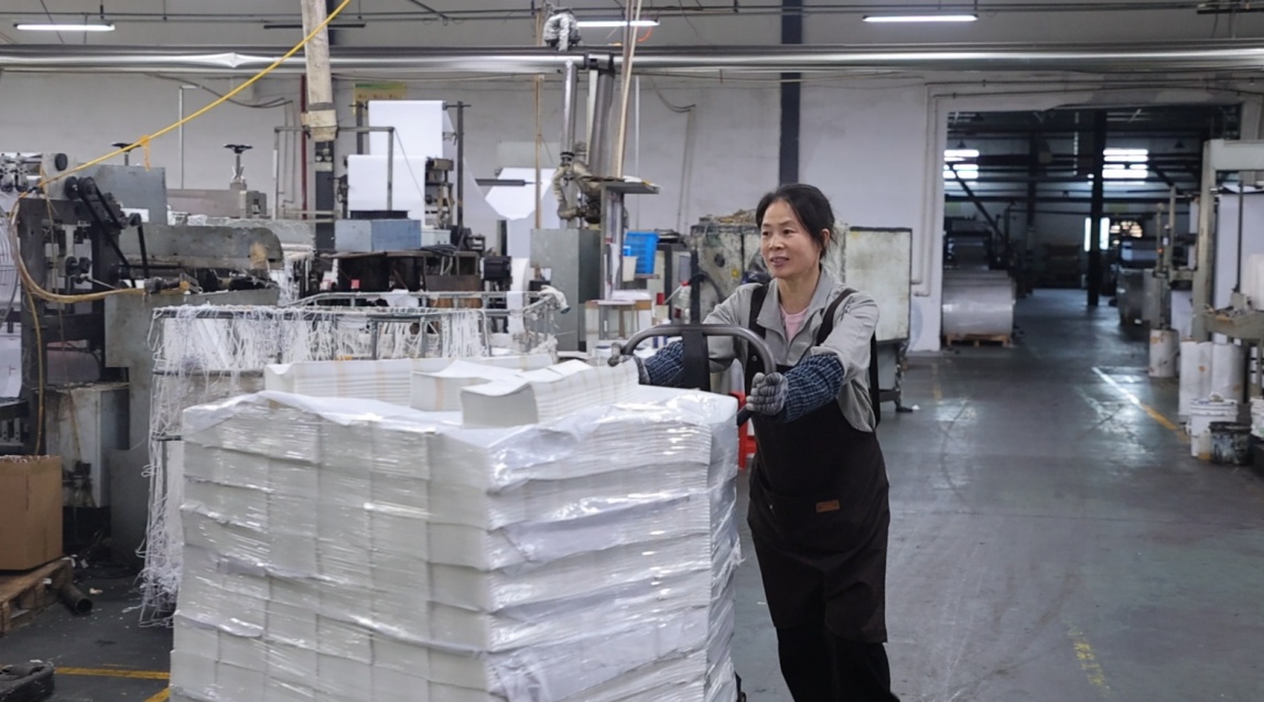 湖南江华企业全面复工复产 全力冲刺“开门红”