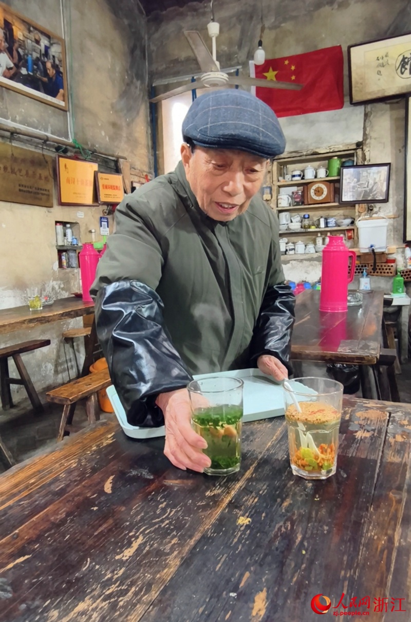 “一口苦，二口回甘”，“一元茶馆”为啥火了？