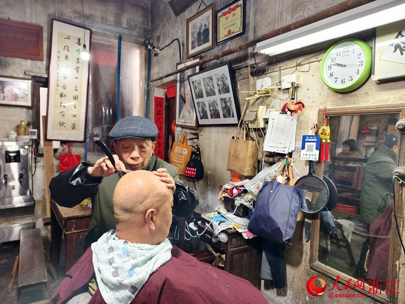 “一口苦，二口回甘”，“一元茶馆”为啥火了？