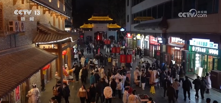 9天旅游总收入突破百亿 千年古城以创意为“核”唤醒文旅新活力 9天旅游总收入突破百亿 千年古城以创意为“核”唤醒文旅新活力