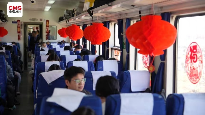 新春走基层丨跑赢时光的“慢火车”