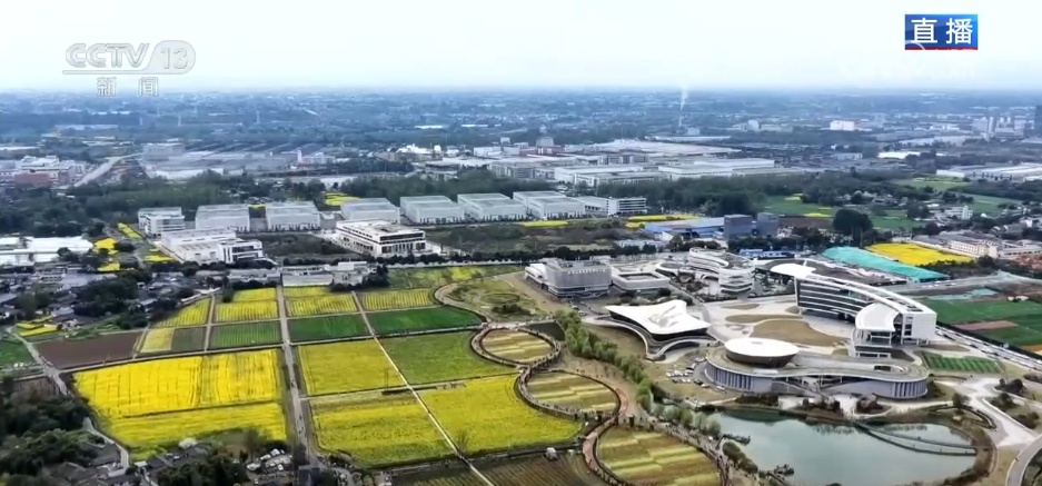 把春天的欢乐气息带进每一寸花田 赴一场限定春日浪漫