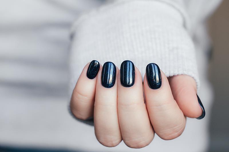 美甲可能误抢救 这些指甲上的“健康警报”你了解吗